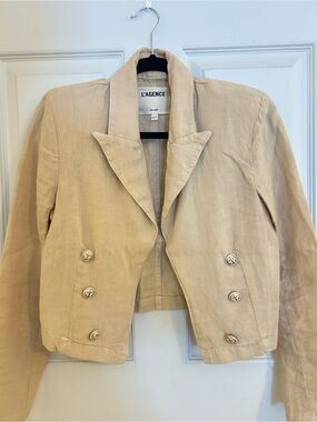 L'AGENCE Wayne Cropped Double-Breasted Blazer in Cream linen